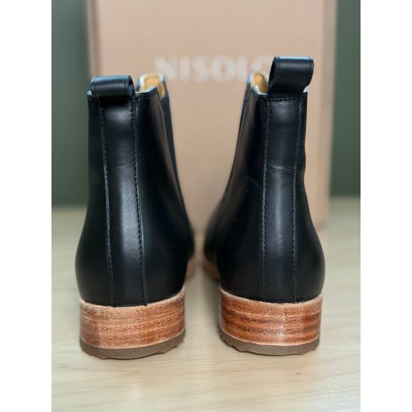 NIB Nisolo Eva Everyday Chelsea Boots in Black Leather Pointed Toe Size 8.5 - Picture 3 of 6